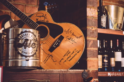 Settlers Tavern - Hervey Bay Accommodation 2