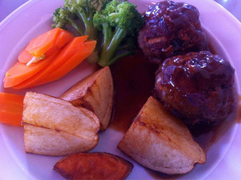 Royal George Hotel - Hervey Bay Accommodation 0