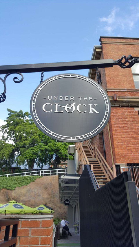 Trader Duke's - Hervey Bay Accommodation 0