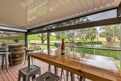 Jaeschkes Hill River Clare Estate - Tourism Hervey Bay 2