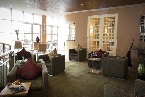 M Bar And Terrace - Mercure Sydney Parramatta - Tourism Hervey Bay 0