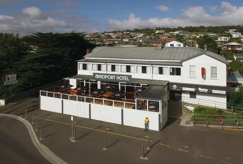 Bridport Hotel Restaurant - Tourism Hervey Bay 0