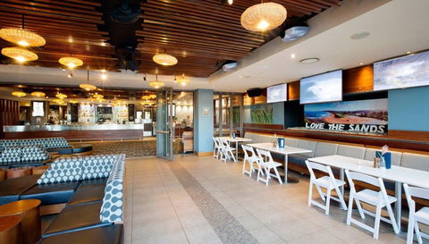 Oceans Bar - Narrabeen Sands Hotel - Hervey Bay Accommodation 0