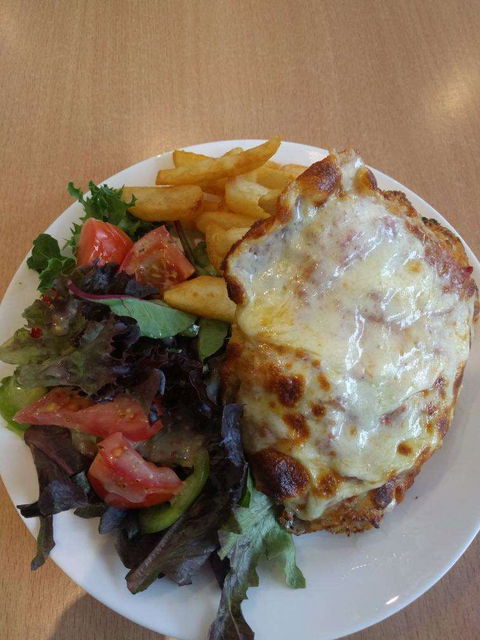 Benny's Woodfire Pizza Grill & Pasta Bar - Tourism Hervey Bay 0