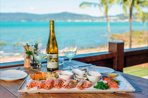 Northerlies Beach Bar And Grill - Hervey Bay Accommodation 2