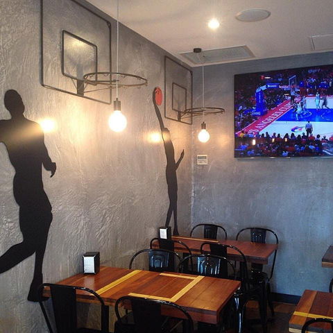 Dribbles Burgers - Tourism Hervey Bay 0