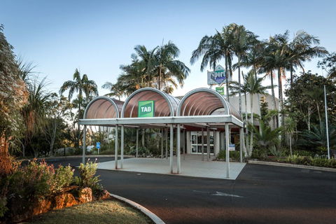 Sports Club Bistro - Lismore Workers Sports Club - Tourism Hervey Bay 0