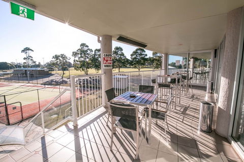 Sports Club Bistro - Lismore Workers Sports Club - Tourism Hervey Bay 2