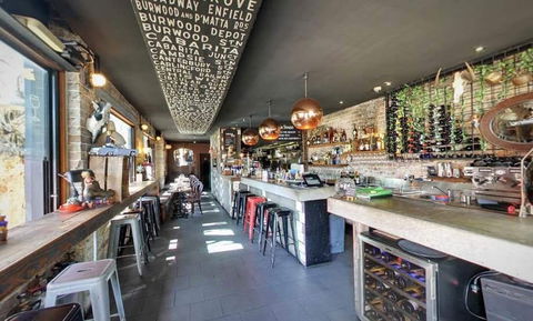 Corner Bar - Tourism Hervey Bay 0