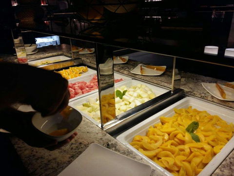 The Grange Buffet - Tourism Hervey Bay 0