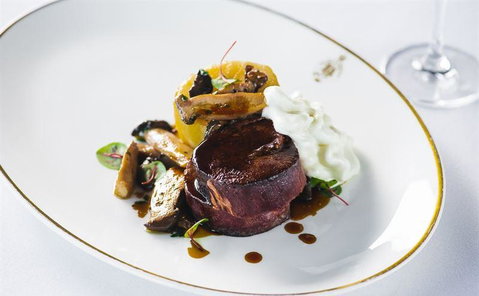 SJ's Brasserie - Hervey Bay Accommodation 3