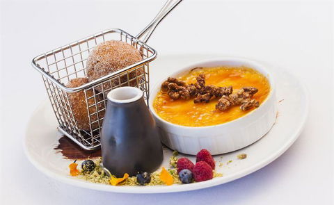 L' Aqua Restaurant - Tourism Hervey Bay 0