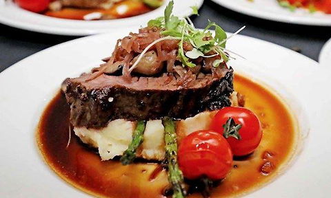 L' Aqua Restaurant - Tourism Hervey Bay 3