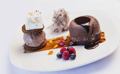 L' Aqua Restaurant - Tourism Hervey Bay 5