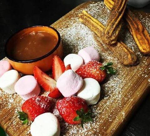 Agatha's Licensed Cafe - Hervey Bay Accommodation 13