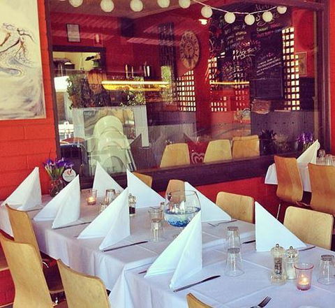 Agatha's Licensed Cafe - Hervey Bay Accommodation 14