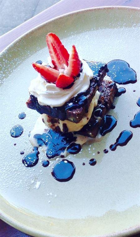 Agatha's Licensed Cafe - Hervey Bay Accommodation 4