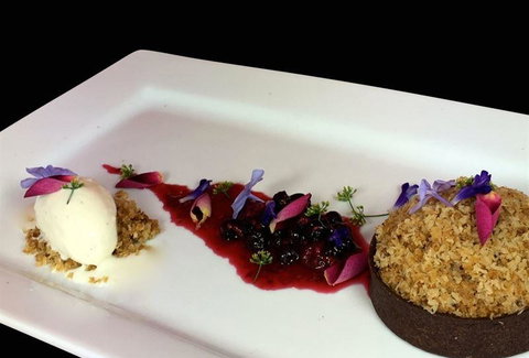 Vines Restaurant At Hollydene Estate - Hervey Bay Accommodation 14