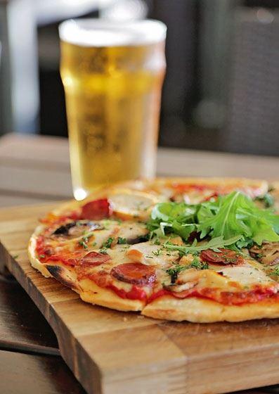 Tradewinds Bar & Bistro - Tourism Hervey Bay 1