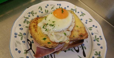 Epicure Francaise - Hervey Bay Accommodation 5