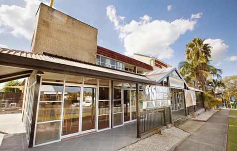 Commercial Hotel - Hervey Bay Accommodation 0