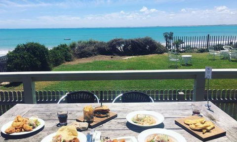 Caledonian Inn - Tourism Hervey Bay 2