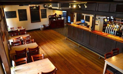 Caledonian Inn - Tourism Hervey Bay 5