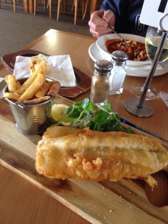 Robe Hotel - Tourism Hervey Bay 0
