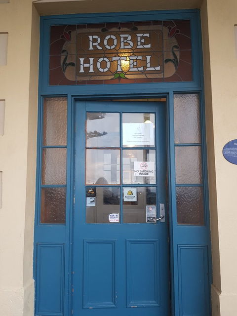Robe Hotel - Tourism Hervey Bay 4