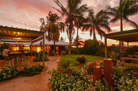 Devils Marbles Hotel–Wauchope - Tourism Hervey Bay 0