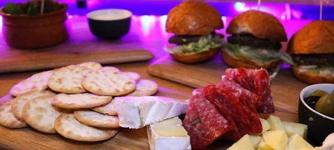 Bluebottle Bar + Kitchen - Hervey Bay Accommodation 3