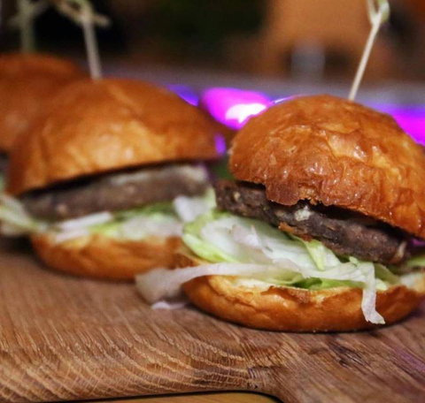 Bluebottle Bar + Kitchen - Hervey Bay Accommodation 5