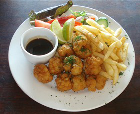 Beachfront Hotel - Tourism Hervey Bay 0