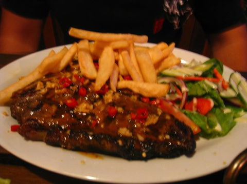 Beachfront Hotel - Tourism Hervey Bay 4