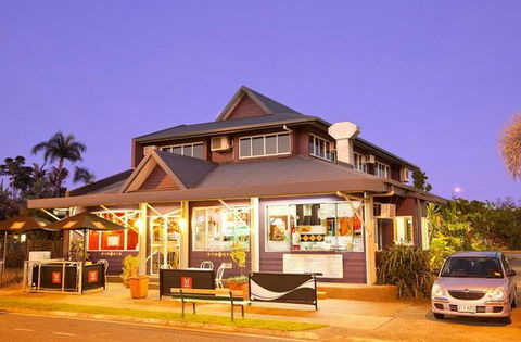 Roscoe’s Piazza - Tourism Hervey Bay 5