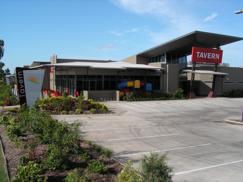 Mayfair Ridge Tavern - Tourism Hervey Bay 1