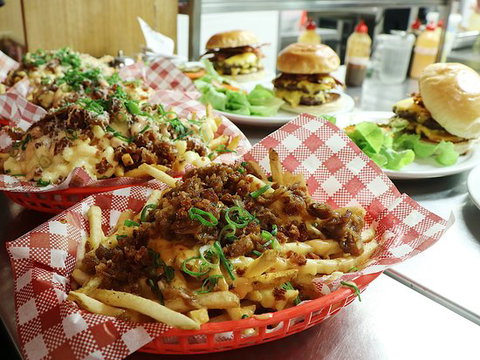 Easy Street Diner - Hervey Bay Accommodation 0