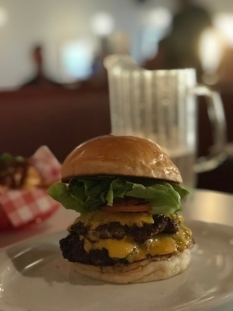 Easy Street Diner - Hervey Bay Accommodation 3