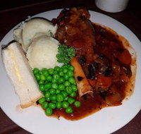 The Hideaway Station Hotel - Hervey Bay Accommodation