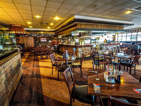 Isa Hotel - Tourism Hervey Bay 0
