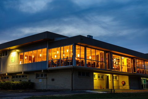 Ballina Golf & Sports Club - Tourism Hervey Bay 0