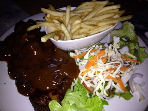 Bank Hotel - Hervey Bay Accommodation 5