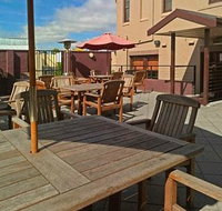 Bowral Hotel - Hervey Bay Accommodation