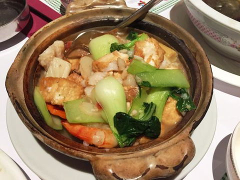 Dragon Palace - Tourism Hervey Bay 5