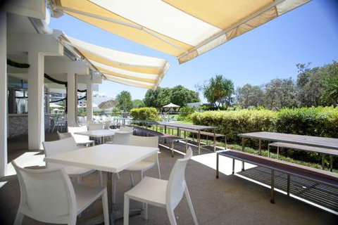 SurfAir Beach Hotel - Tourism Hervey Bay 4