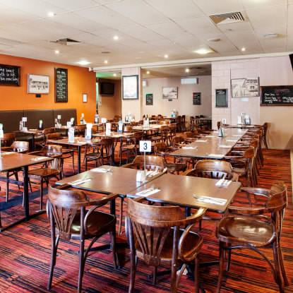 Upper Ross Hotel - Tourism Hervey Bay 3