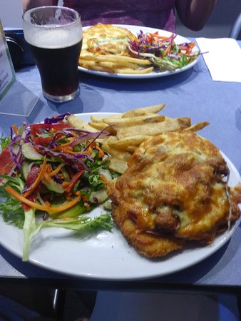 Queens Beach Motor Hotel - Hervey Bay Accommodation 0