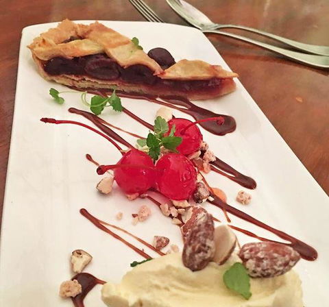 Amarok Bar & Restaurant - Hervey Bay Accommodation 14