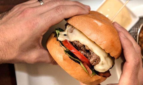 Amarok Bar & Restaurant - Hervey Bay Accommodation 6