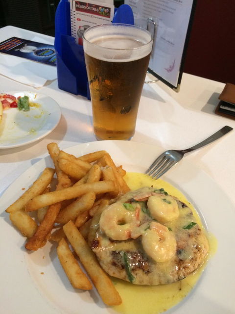 The Mahogany Bar And Grill - Tourism Hervey Bay 4